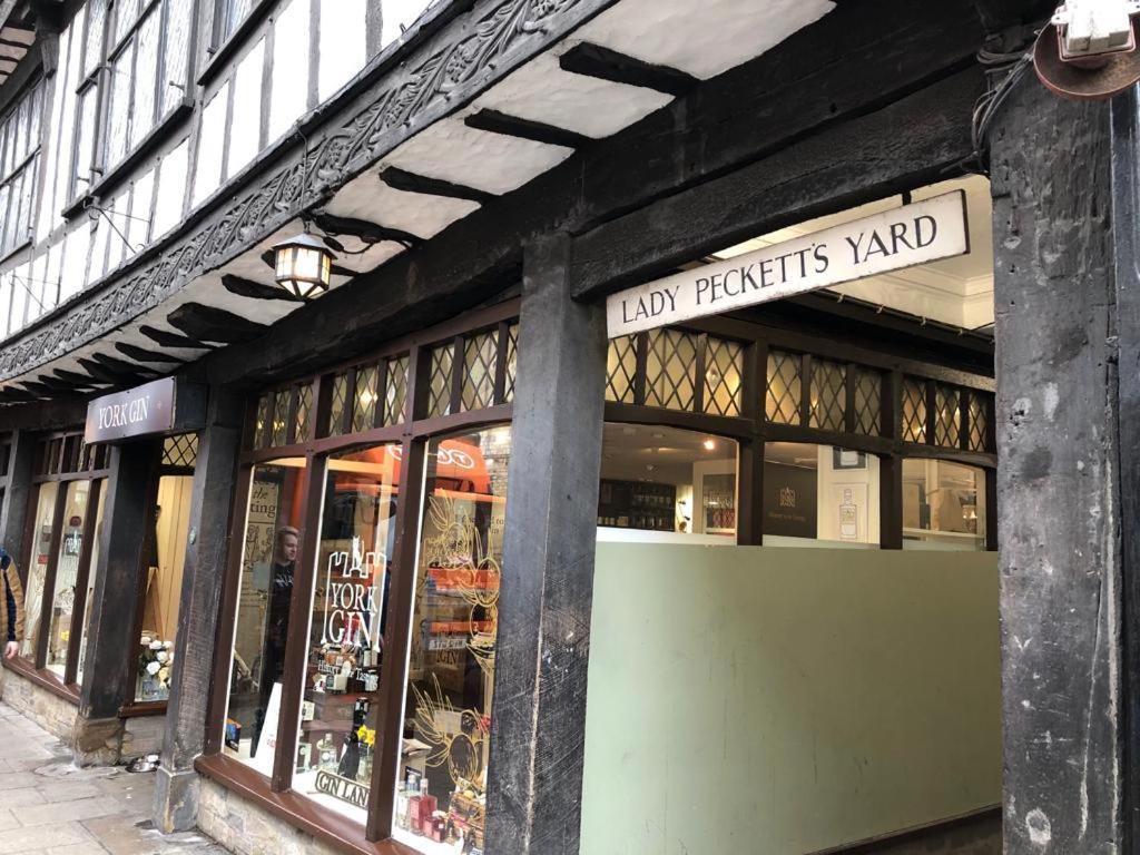 Luxury Apartment Opposite The Shambles York Exteriör bild